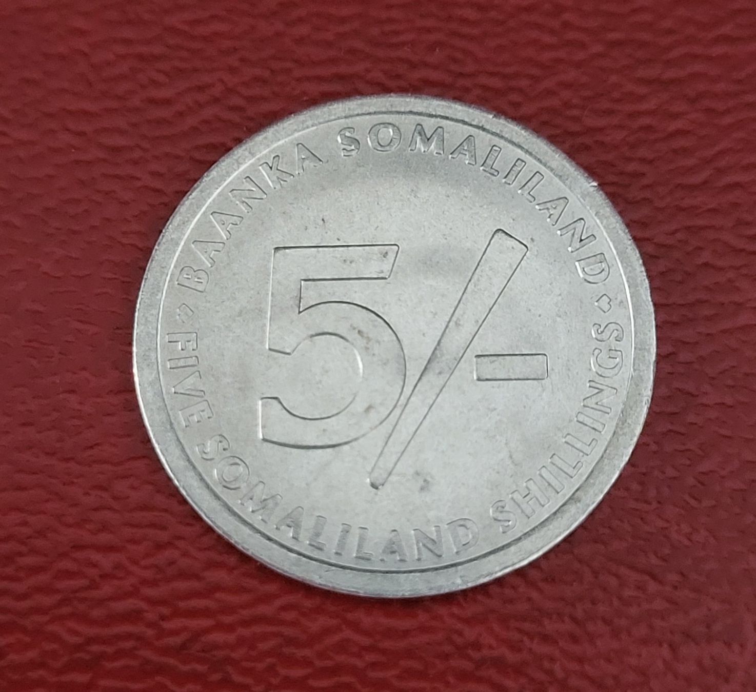 Toutes les monnaies: 5 Shilling Republic Somaliland 2005 – D'occasion à Schindellegi par Peter8834 1