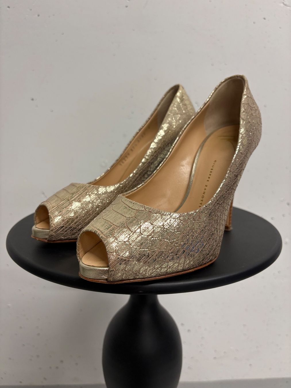 Zanotti Scarpe da donna: Giuseppe Zanotti Pumps Gold Gr. 37.5 Python Optik 11cm Leder – Nuovo (secondo la descrizione) da Regensdorf venduto da secondchancefashion 1
