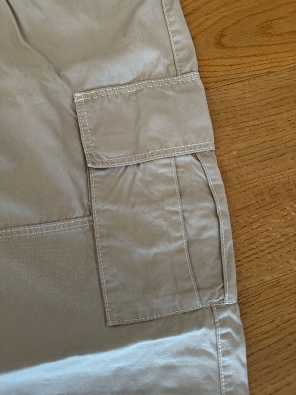 H&M Pantaloni: H&M Cargo-Stoffhose Gr. 164, beige – Usato da Sissach venduto da tapasu 1