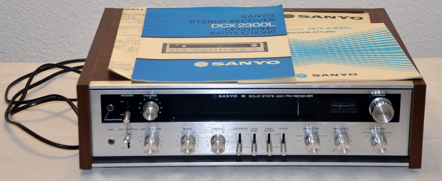 Sanyo Radios: Sanyo DCX-2300L Ampli-Tuner – Gebraucht aus Collonges von arashee