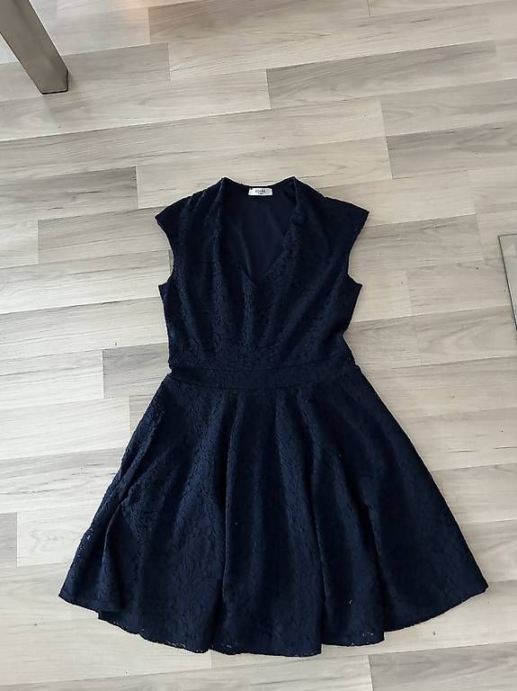 Robes: Kleid von Egerie Paris  – D'occasion à Leuzigen par nora999