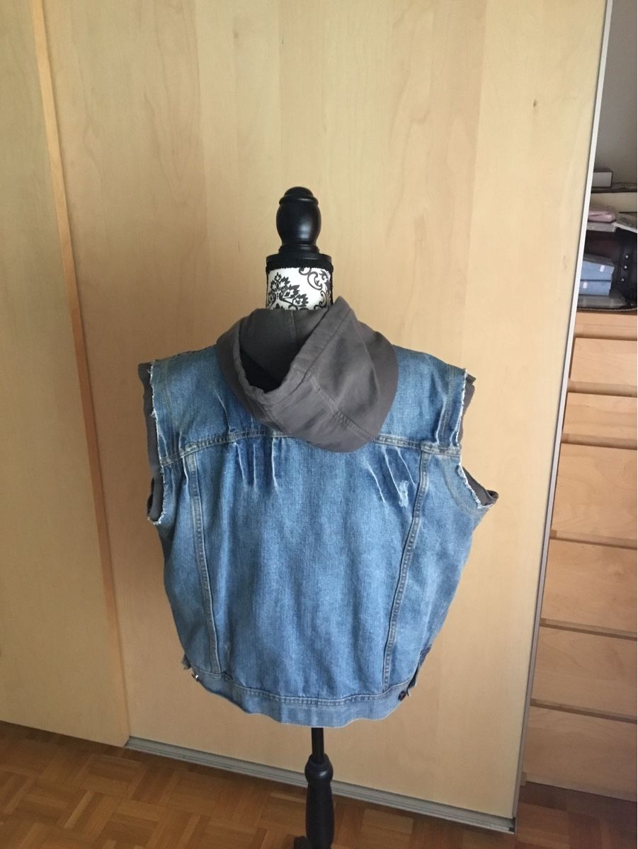 Gilet & Giacche: Jeans Giltet Vintage Gr  46 / 48 – Usato da Endingen venduto da Warlock 1