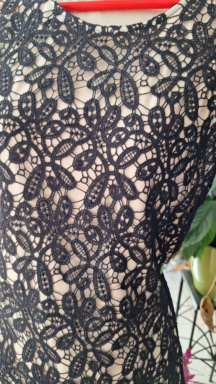 Vestiti: Robe dentelle noire Taille M – Usato da St-Triphon venduto da Jldr0 1