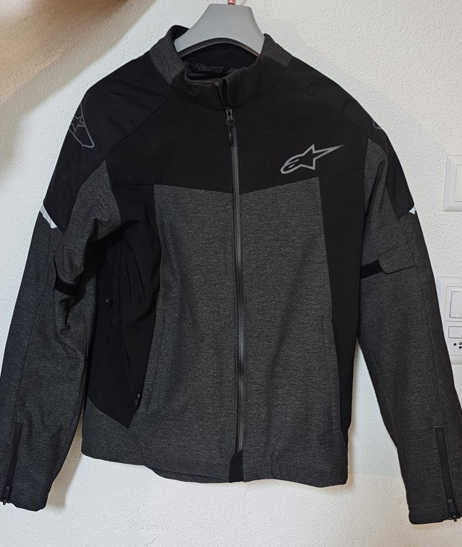 Alpinestars Giacche: Veste Alpinestars taille M, comme neuve. – Usato da Bulle venduto da Cargomez