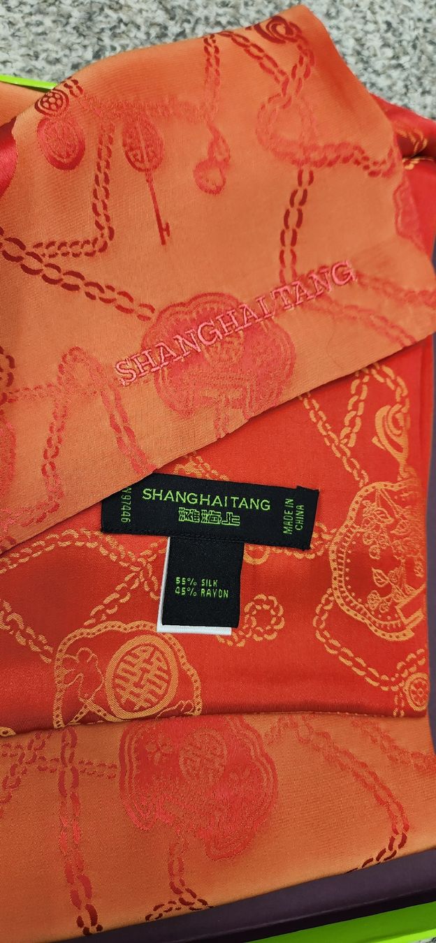 Foulard & Sciarpe: Shanghai Tang Seidenschal NEU – Nuovo e nell'imballaggio originale da Wollerau venduto da CH8832 1