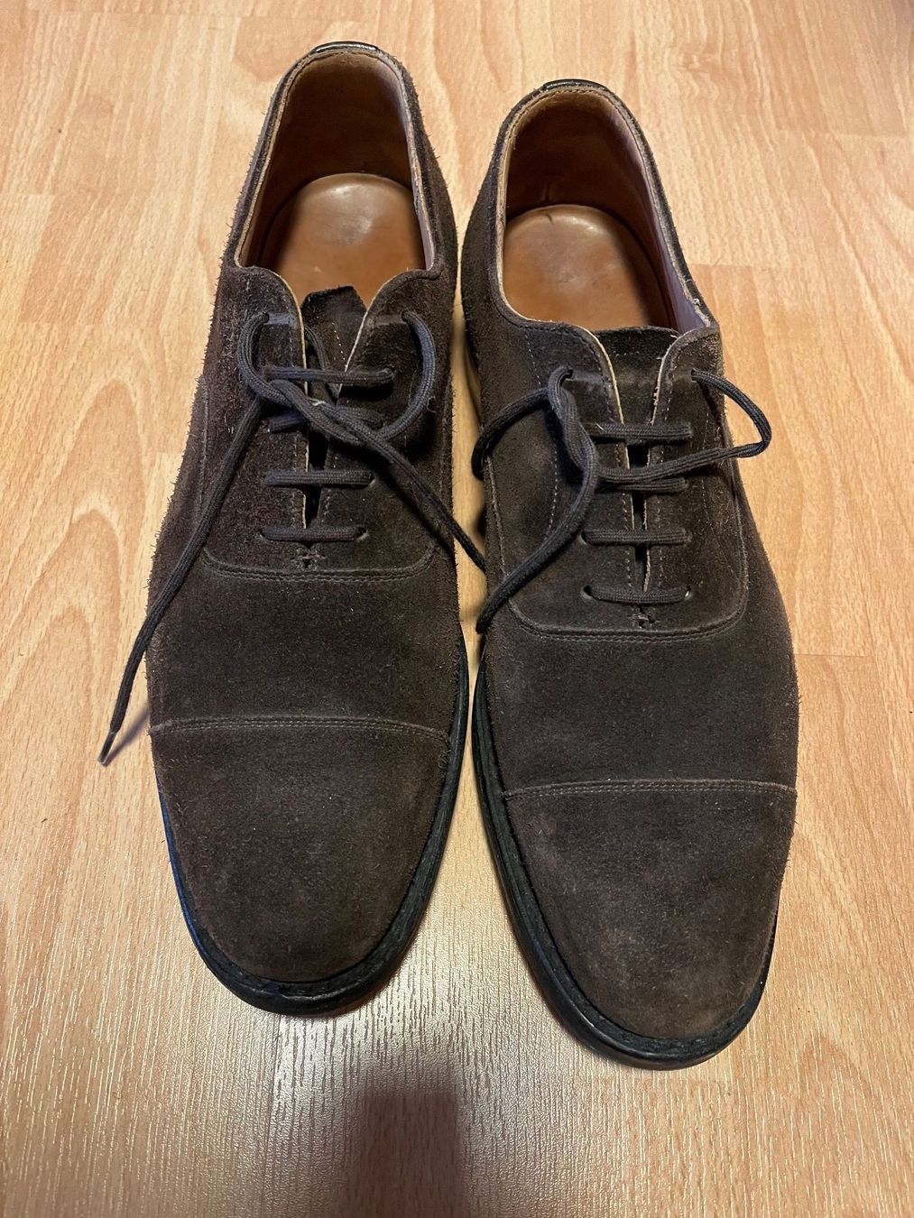 Elegantes Wildlederschuhe Wie Neu Aussehen Lassen Fotos