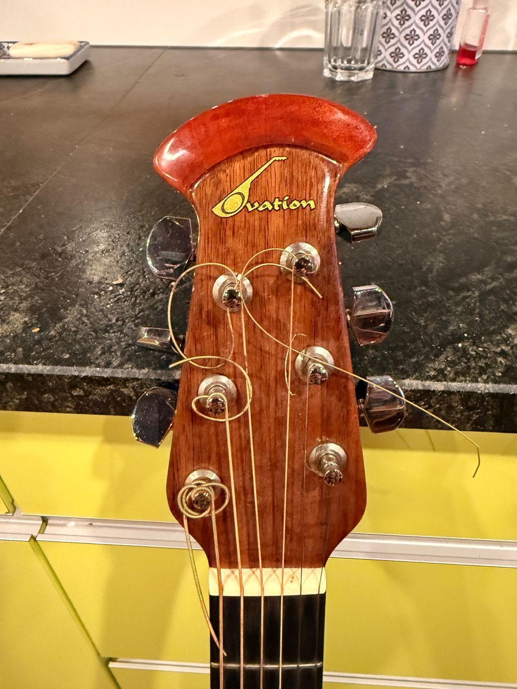 Strumenti musicali: Ovation Gitarre Model No. 1661 – Usato da Thun venduto da S.Nyff 4