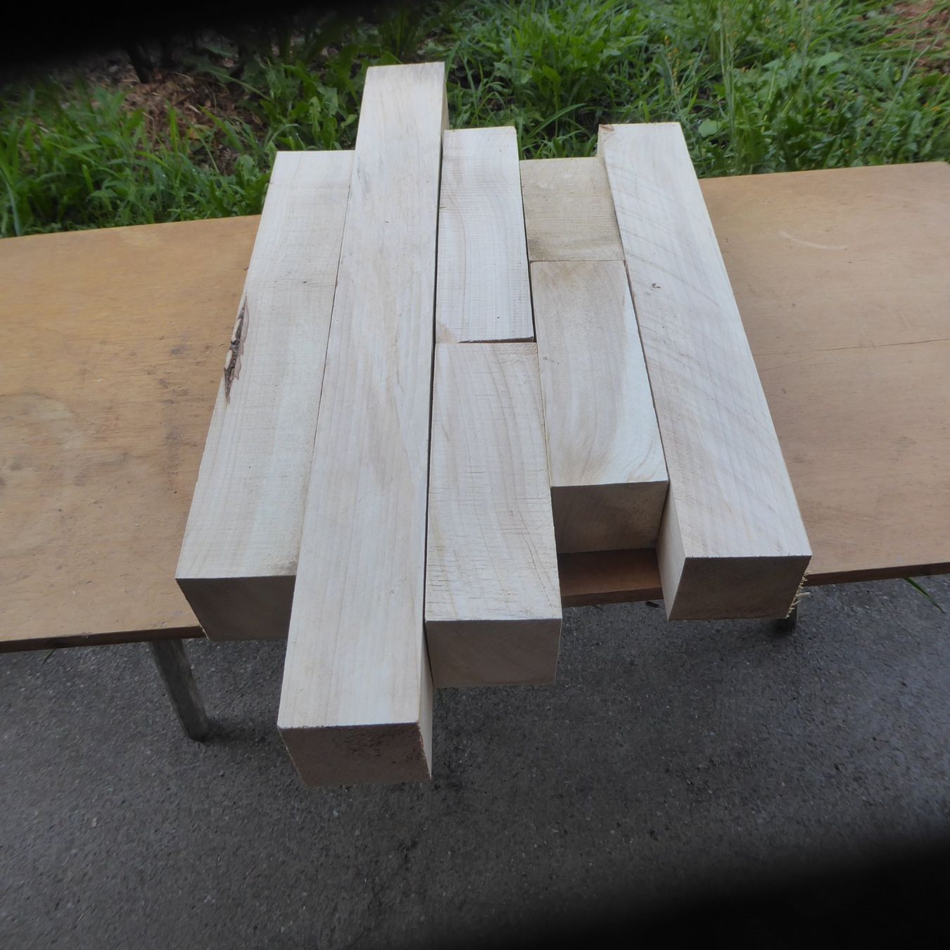 Articoli in legno: Drechslerholz 8 mal 8 cm – Nuovo (secondo la descrizione) da Sumiswald venduto da Hennri1