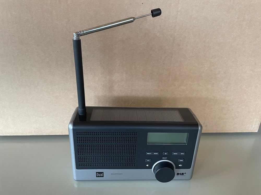 DUAL DAB+/UKW Solar Radio (Gebraucht) in Glarus für CHF 50 – mit ...