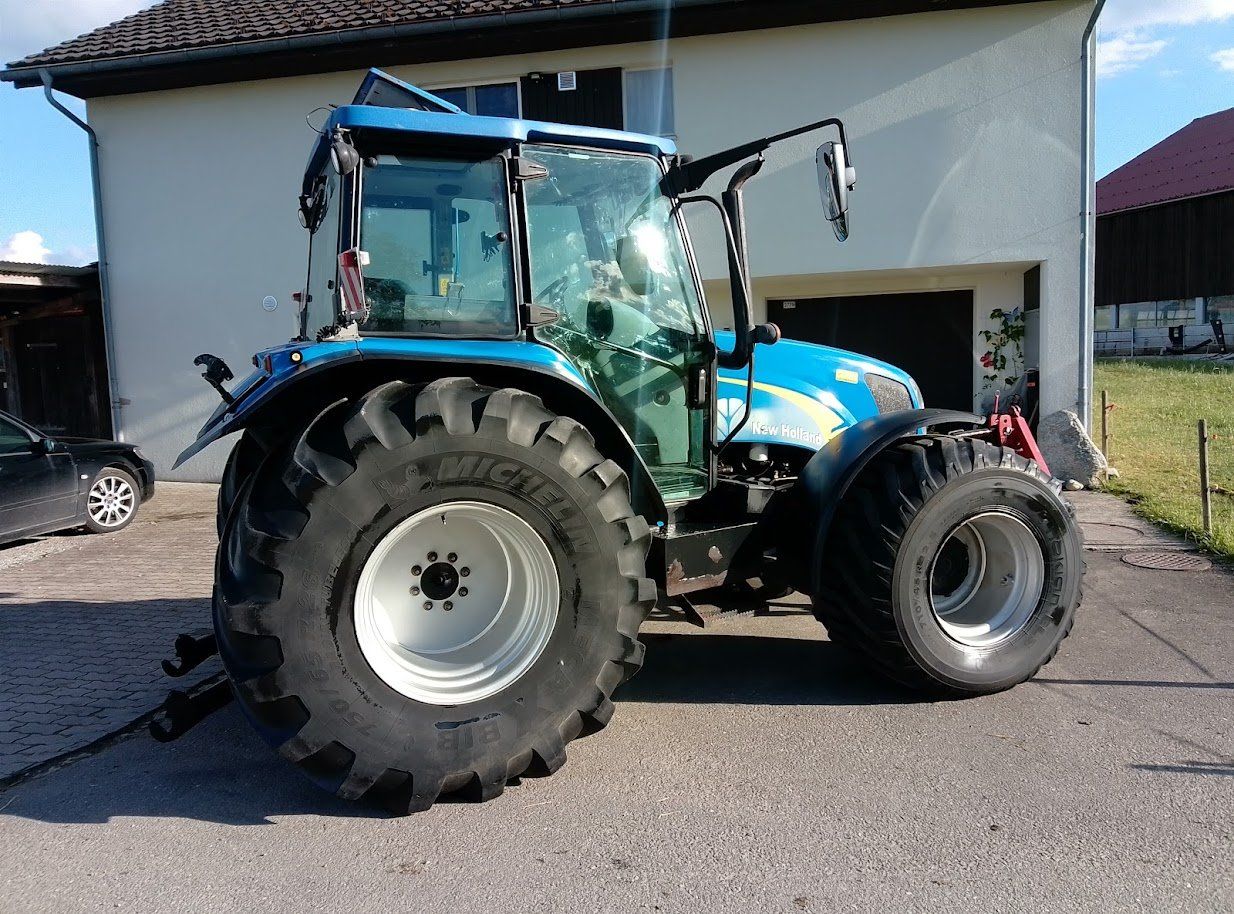 New Holland Traktoren: New Holland Traktor – Gebraucht aus Gossau SG von DHNG 5