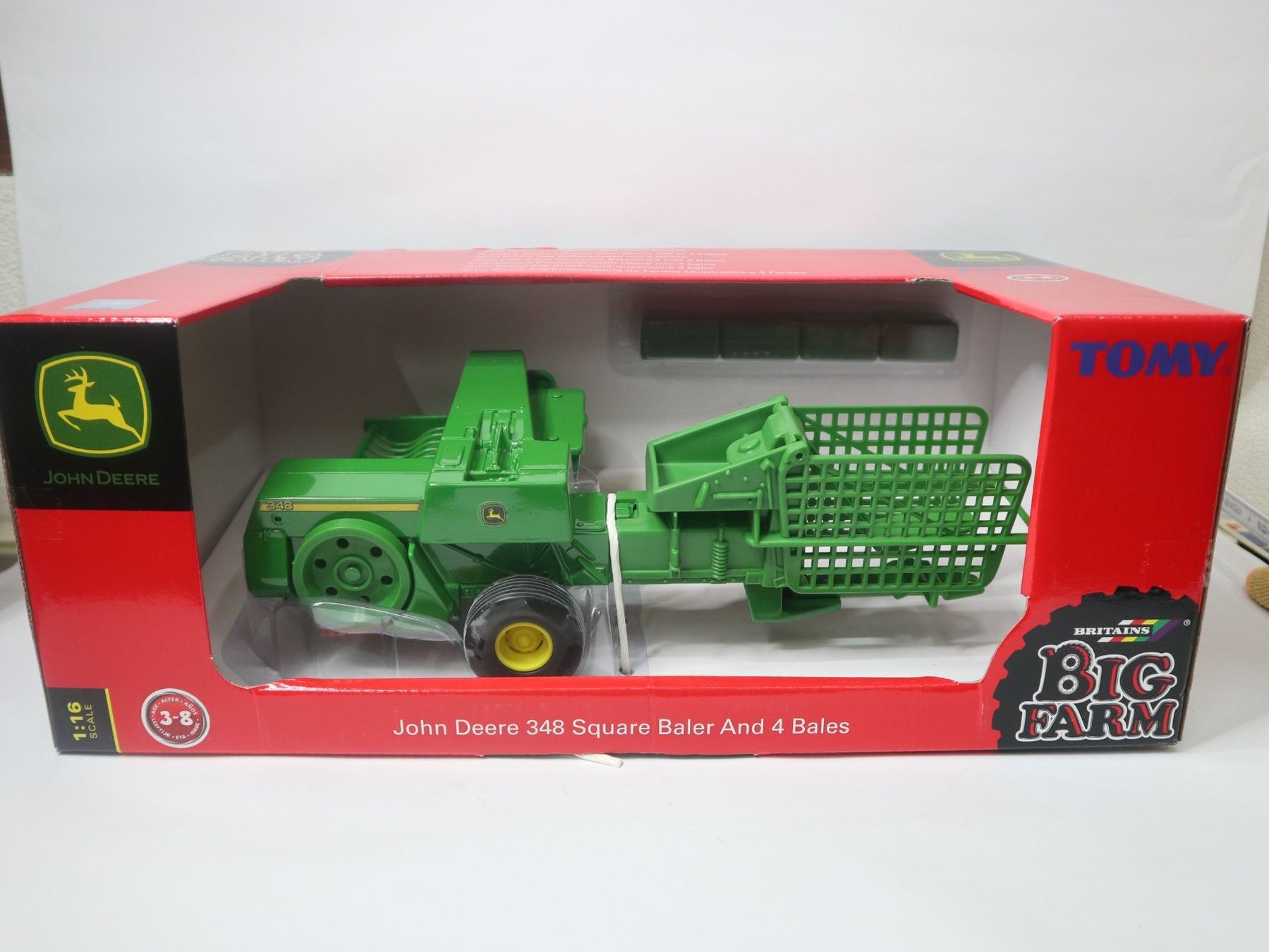 Britains Modellini d'auto: 1:16 Britains Ballenpresse John Deere Traktor – Nuovo e nell'imballaggio originale da Eschenbach SG venduto da Astalavista