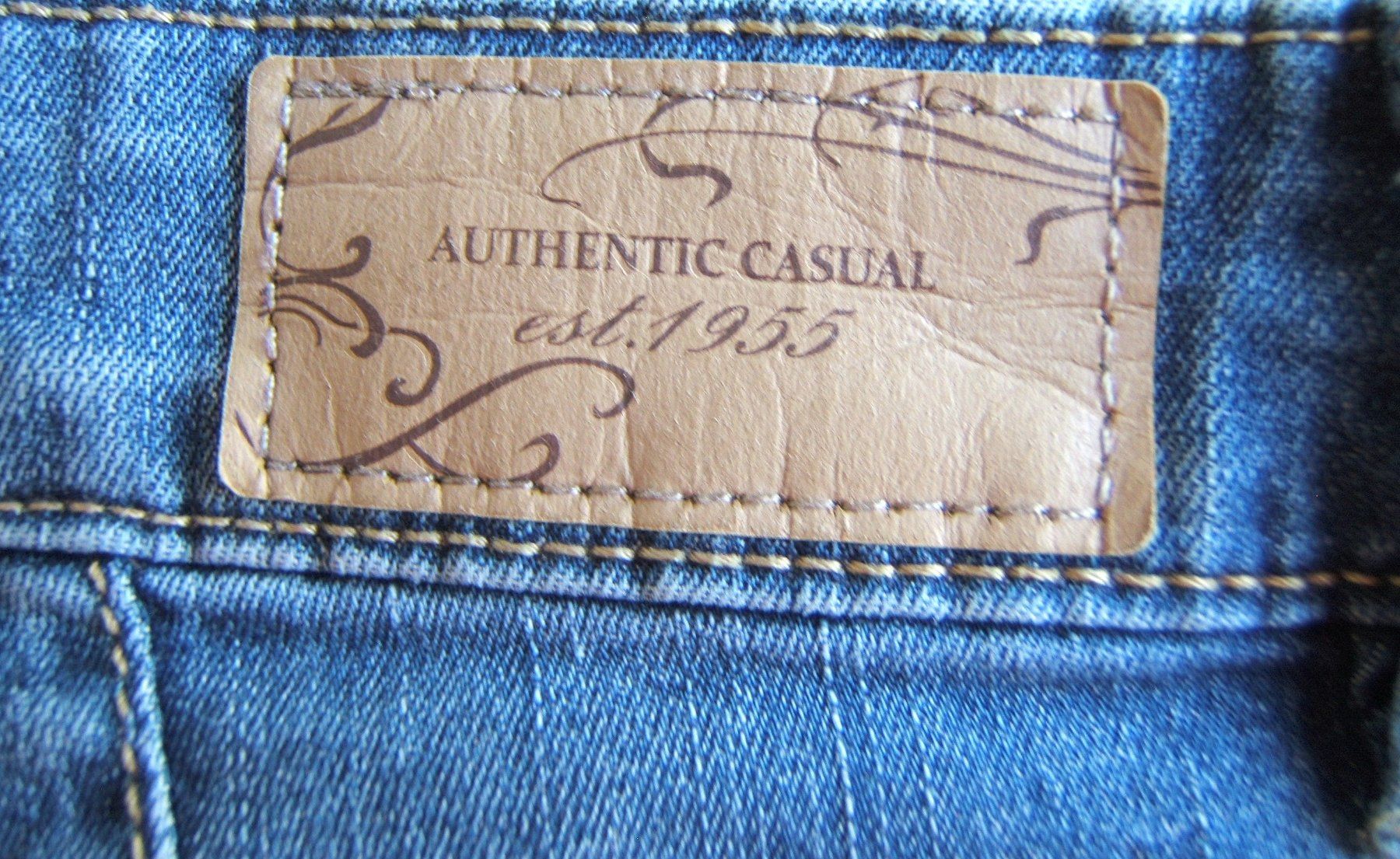 Hosen: DAMEN JEANS SHORTS GR. 40 – Gebraucht aus Brunnen von Nonne04 3