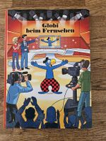 Globi beim Fernsehen