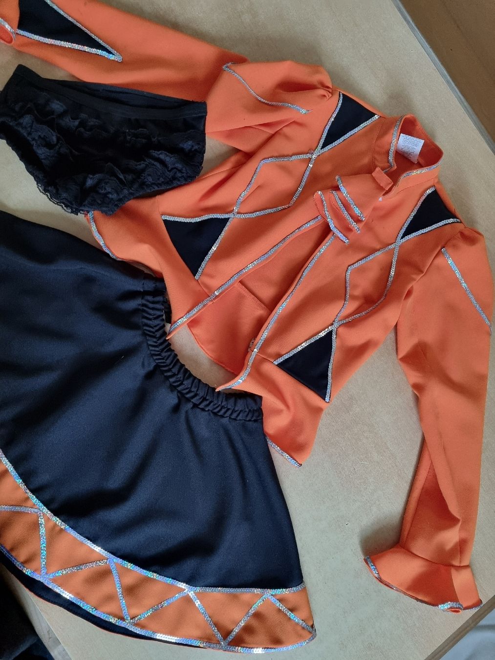 Costumi: Fasnachtskostüm "Funkenmarie" – Usato da Breitenbach venduto da 49fleur