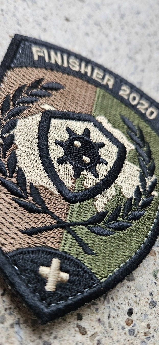 Schweizer Armee Placchette & Badge: *** Badge Finisher 2020 mit klett *** – Nuovo e nell'imballaggio originale da Riedholz venduto da fr_sIruP 1
