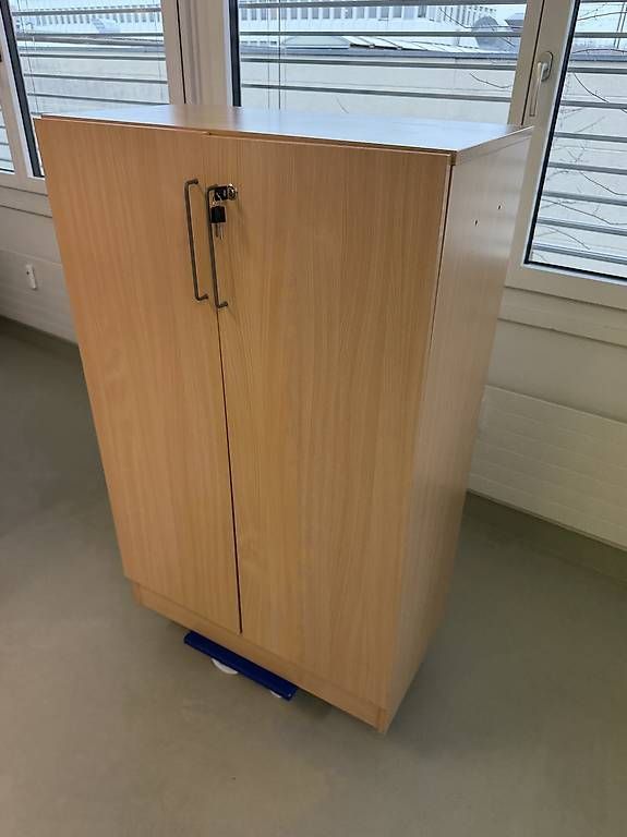 Schränke: Büroschrank / Aktenschrank – Gebraucht aus Glattbrugg von Tody1990 2