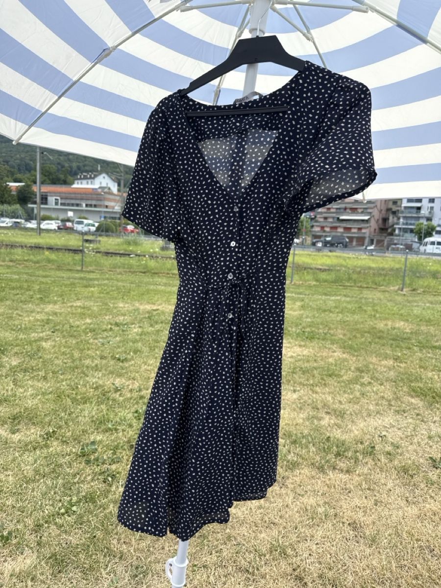 Only Robes: Only - robe - taille M – D'occasion à Belmont-Lausanne par Michelle_Srdr_
