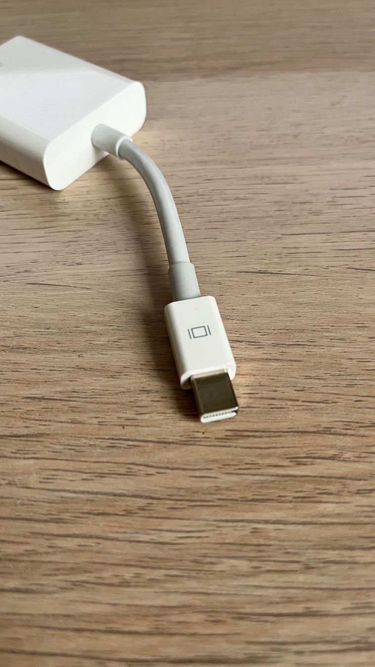 Apple Unità & Adattatore: Apple VGA / MiniDisplayport - Adapter – Usato da St.Gallen venduto da BRT91 2