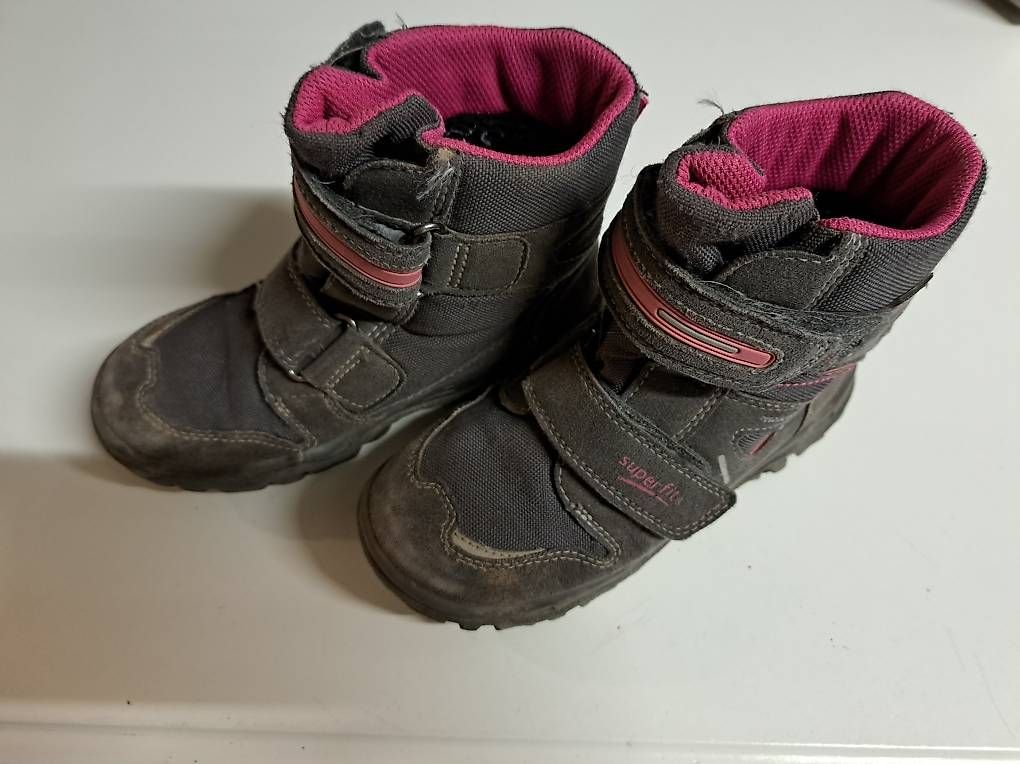 Scarpe per ragazze: superfit Winterschuhe Grösse 31 – Usato da Tägerwilen venduto da melaniedu
