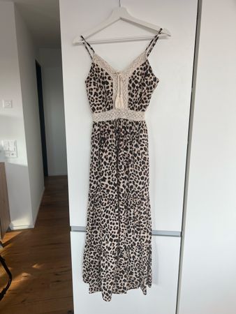 Kleid Leo-Muster Grösse XS