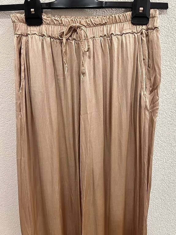 Pantaloni: Glänzende Sommerhose Gr S – Usato da Basel venduto da ann_2t6s 1