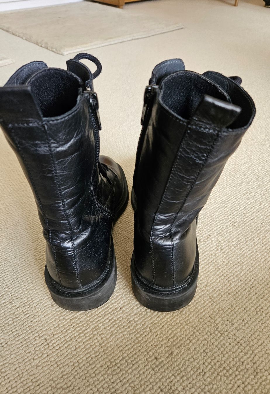 Scarpe da donna: Bottines Reator en cuir noir – Usato da lausanne venduto da josianemuller 1