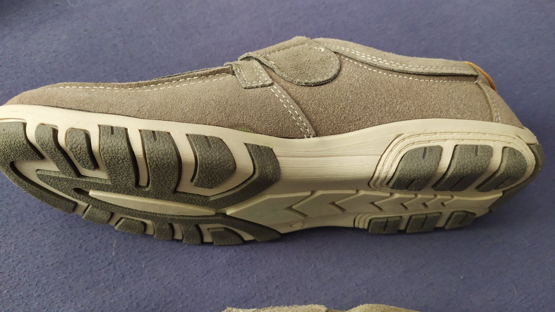 Scarpe da uomo: Mocassins homme gr. 40 gris – Nuovo (secondo la descrizione) da Chezard St-Martin venduto da Loucail