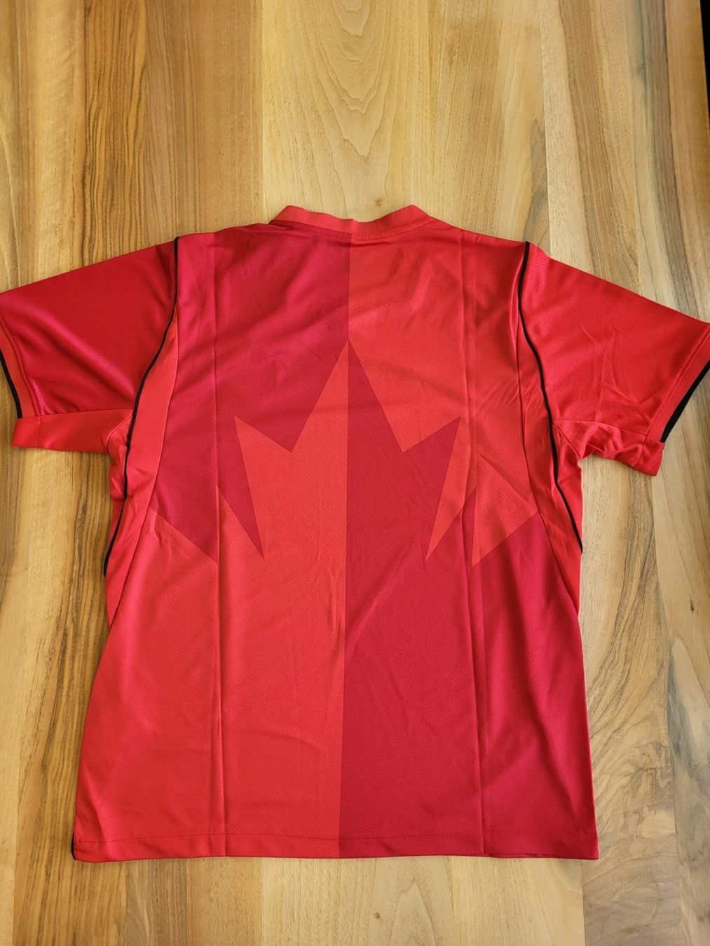 Canottiere & Pantaloni: Kanada Heimtrikot WM 2026 – Nuovo (secondo la descrizione) da Zuzgen venduto da Flaeng 2