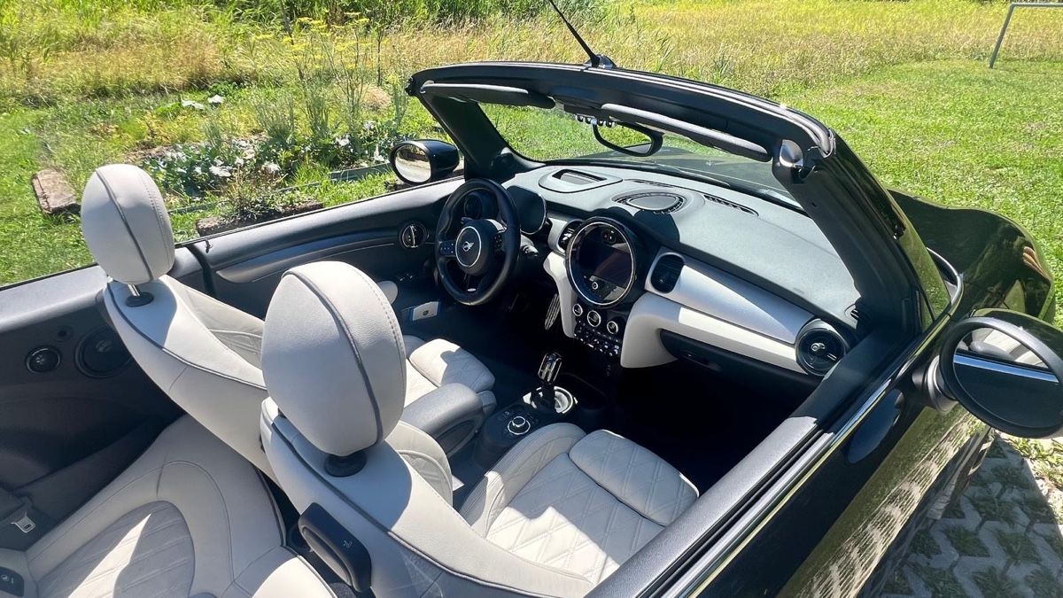 Mini Autos: MINI Cooper John Cooper Works Cabriolet Steptronic – Gebraucht aus Oetwil am See von Aldox108 6