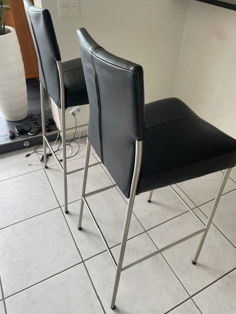 Hocker: Barhocker Kunstleder scharz – Gebraucht aus Adliswil von Odette3 3