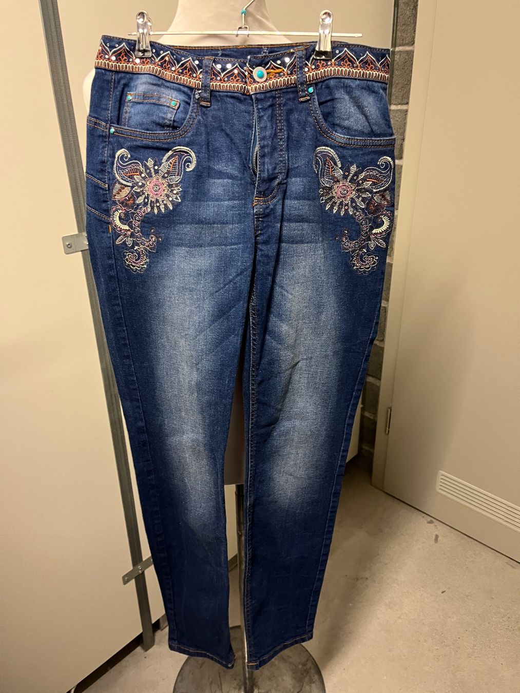 Pantaloni: Jeans-Hose, Grösse S, Neu – Nuovo (secondo la descrizione) da Interlaken venduto da Jasmin_Flower
