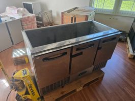 gebrauchte Saladette nicht komplett 138x72cm H: 83cm ab 1.-