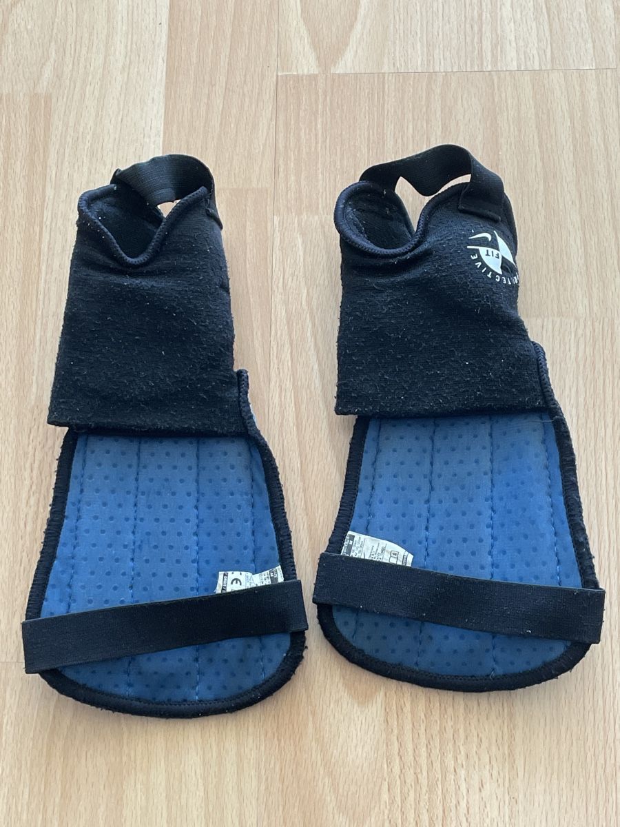 Nike Protezioni & Imbottiture: Fussball Schienbein schoner – Nuovo (secondo la descrizione) da Gossau SG venduto da Krokodil344 1