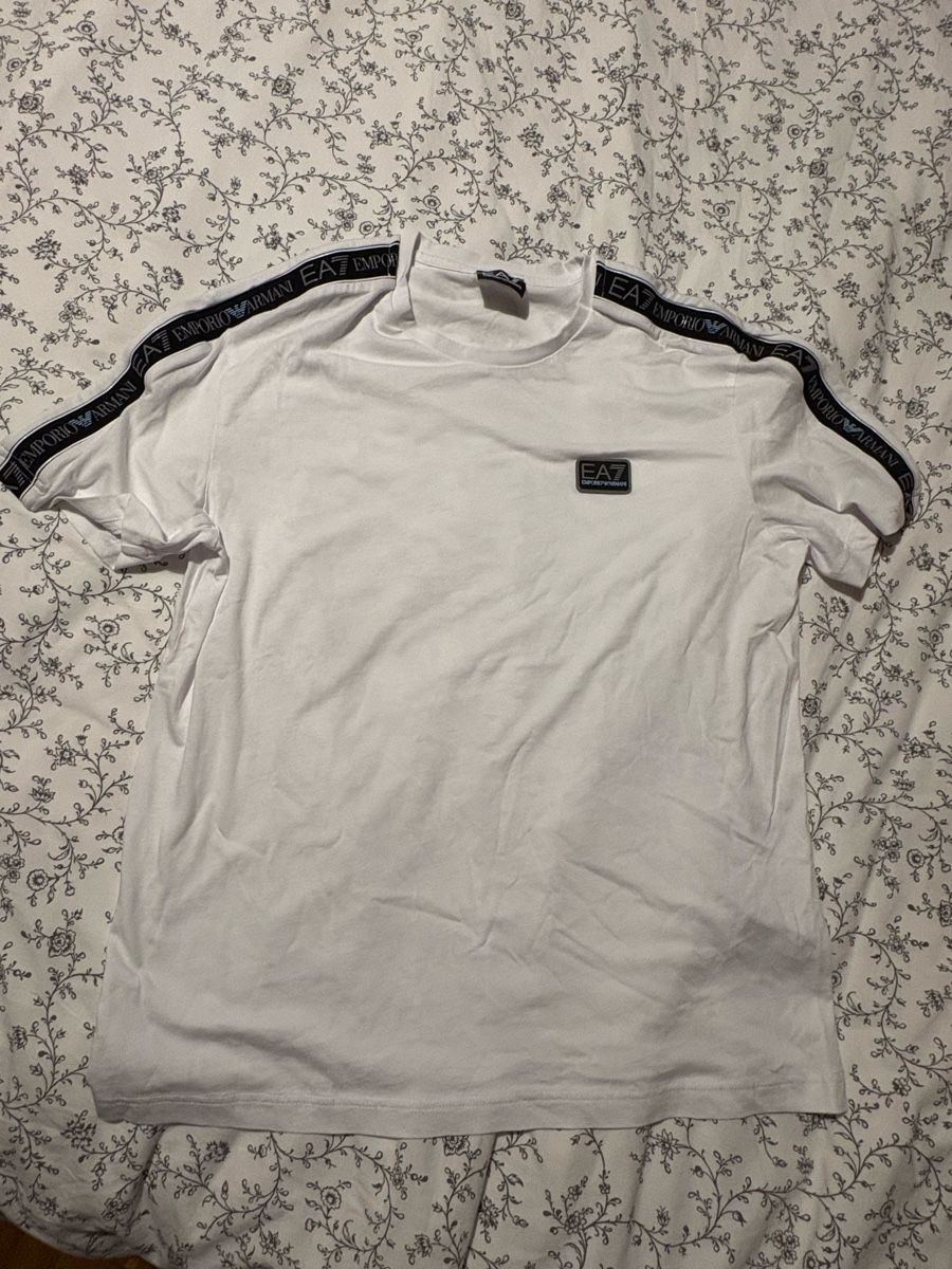 Armani T-shirt: ea7 emporio armani  – Nuovo (secondo la descrizione) da Roveredo GR venduto da pez_7fjy