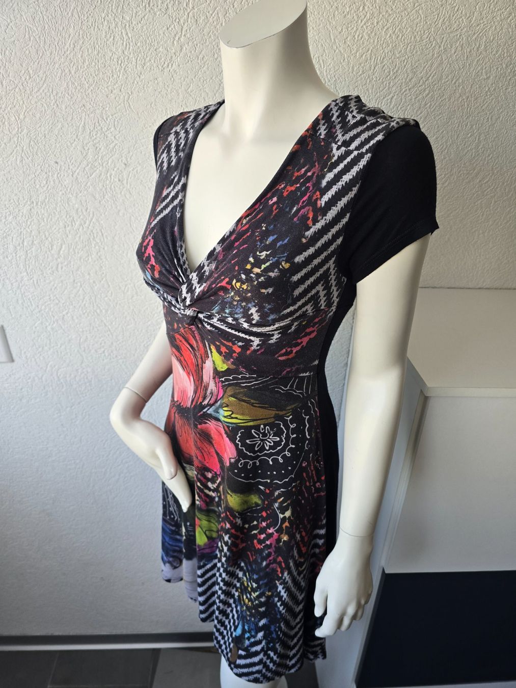 Desigual Robes: Robe Desigual.taille-S – D'occasion à Les Verrières par kitel79 1
