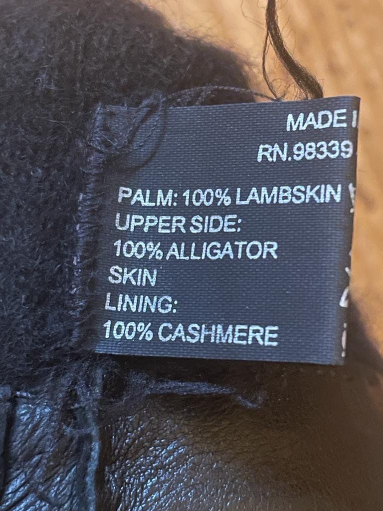 Prada Guanti & manicotti: Prada Handschuhe aus Aligatorleder – Usato da St. Gallen venduto da DiesundDas. 4