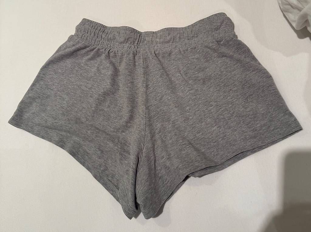 Pantaloni: Tommy Hilfiger Shorts – Usato da Wettswil venduto da mia_ql62 3