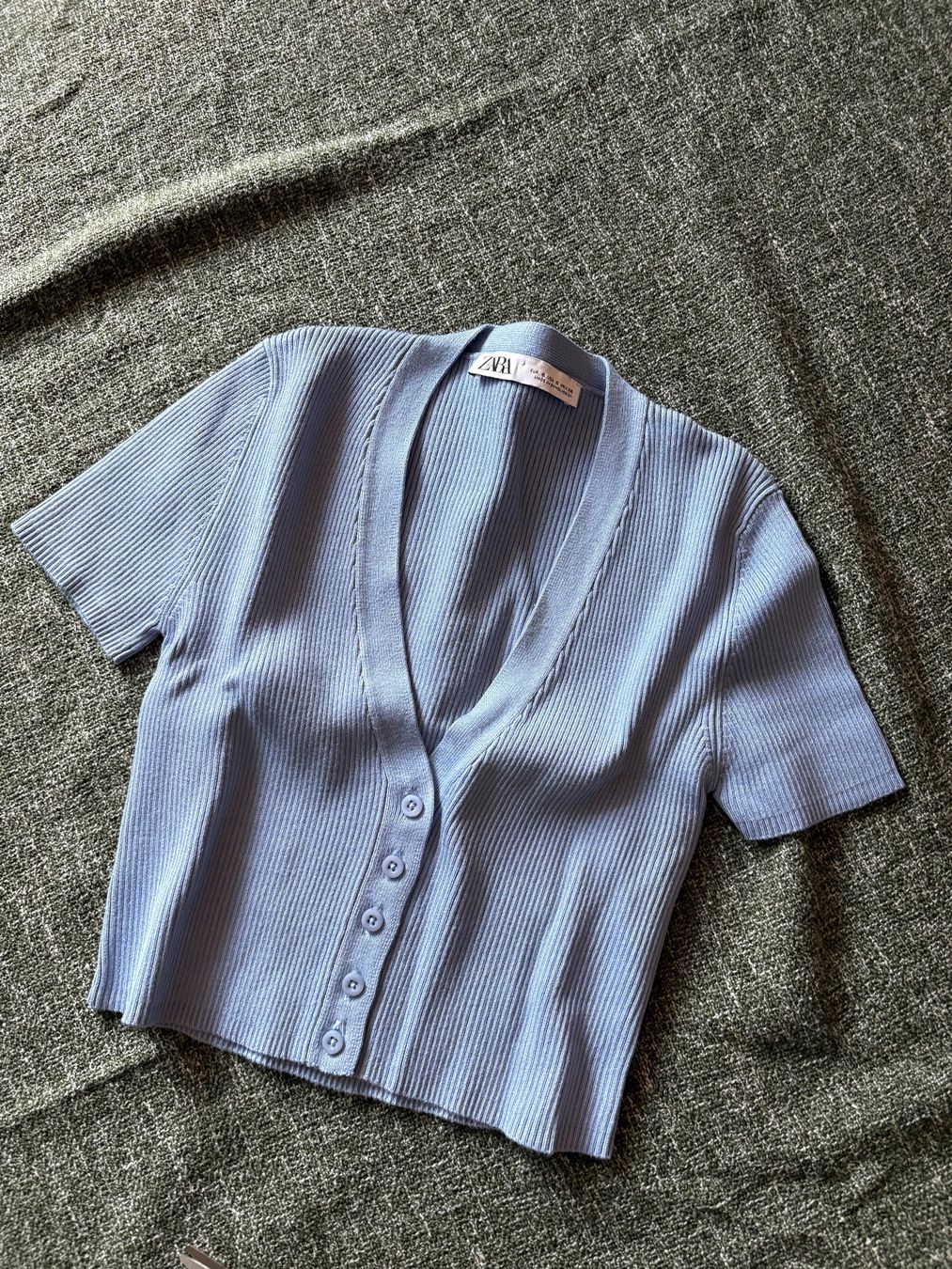Zara Camicette, T-shirt & Top: Hellblauer Pullover - Neu – Usato da Zürich venduto da bbbggg