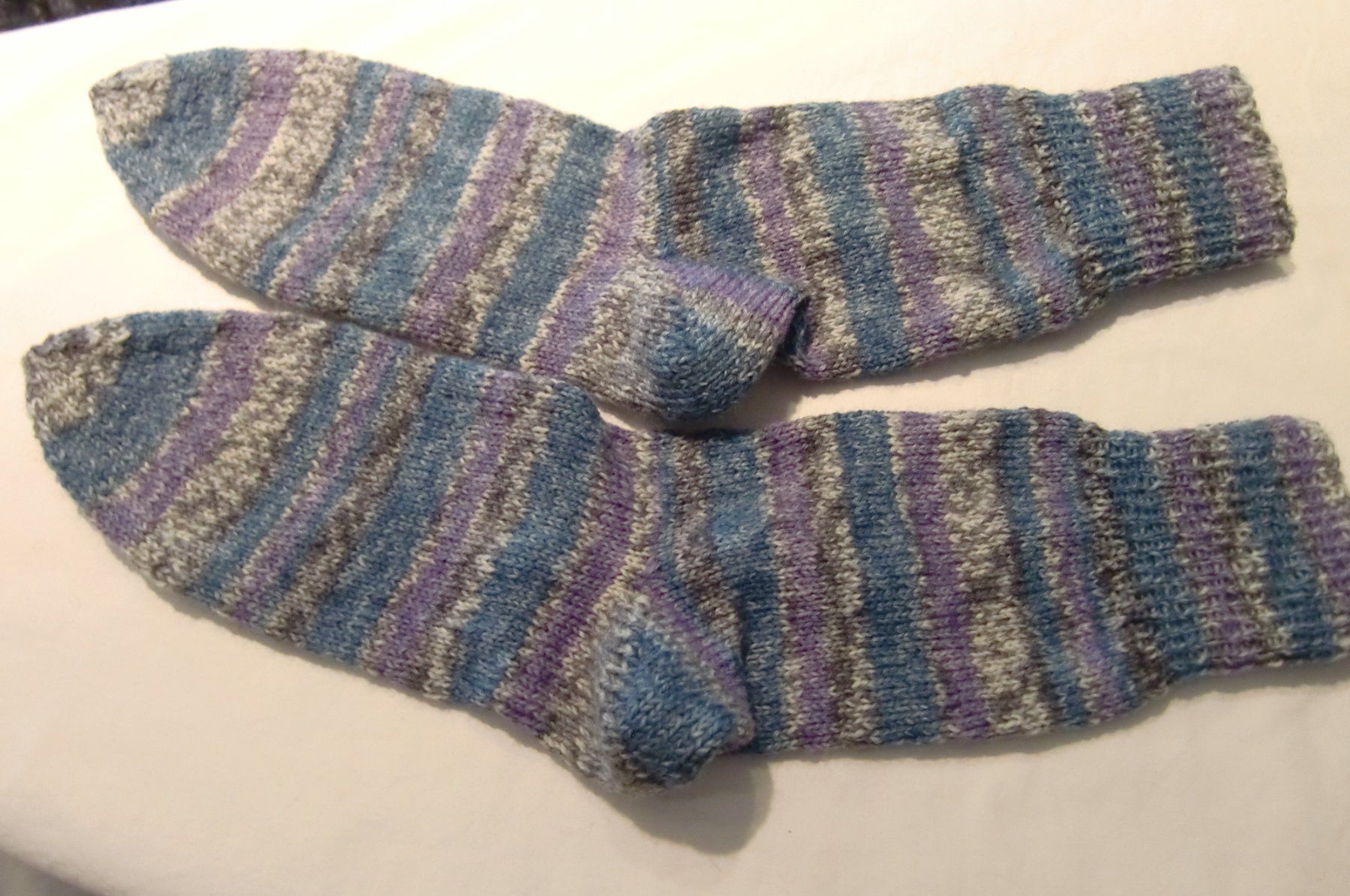 Calze: handgestrickte Socken Grösse 42/43 – Nuovo e nell'imballaggio originale da trüllikon venduto da marie2004