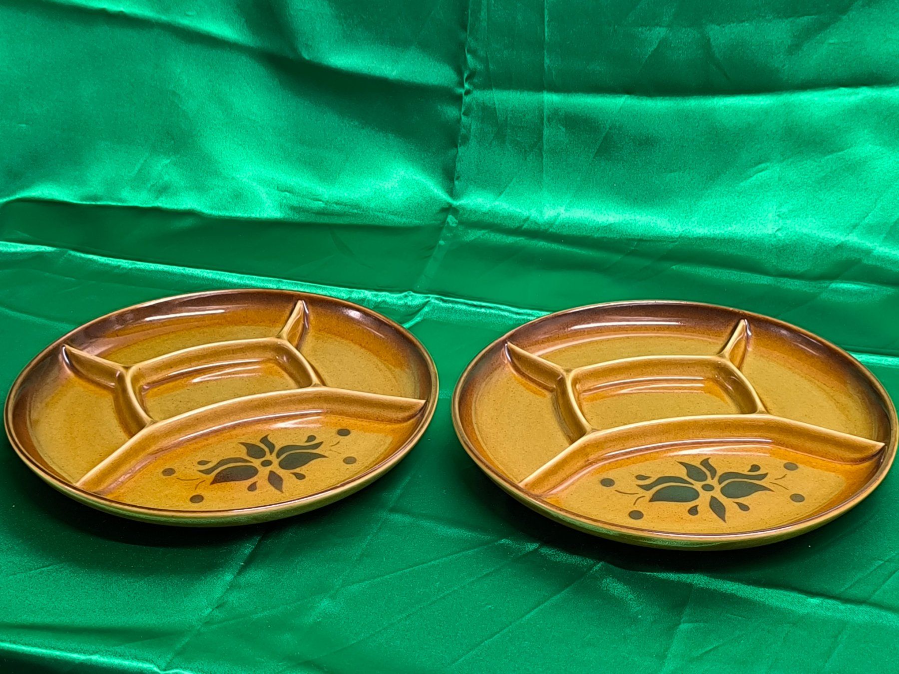 VINTAGE 70ER - 2 Stk FONDUETELLER, OCKER KERAMIK unterteilt (Gebraucht ...