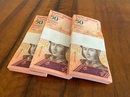 *Venezuela 2018 - 3 Bündel à je 100 Noten UNC*