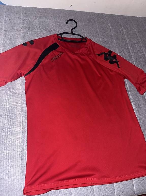 T-shirt: T-shirt Fila – Usato da Lausanne venduto da ahm_9l9k 1