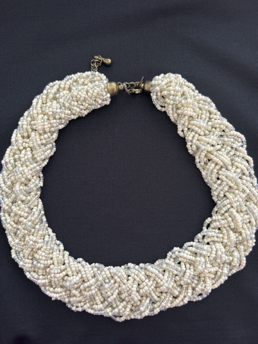 Catenine: Elegante Perlen-Halskette, Elfenbein-Weiss – Usato da Schwarzenbach SG venduto da spa_28pd