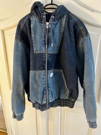 💕 BDG Jeansjacke mit Kapuze – S | Vintage-Sommer