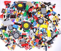 1.5 kg. Legoteile mit Minifiguren