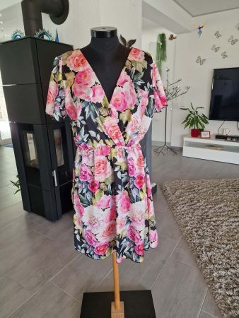 Schönes Sommerkleid mit Rosen NEU