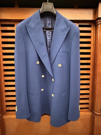Boggi Milano Men's Blazer, Size 56, Stylish Blue Suit!