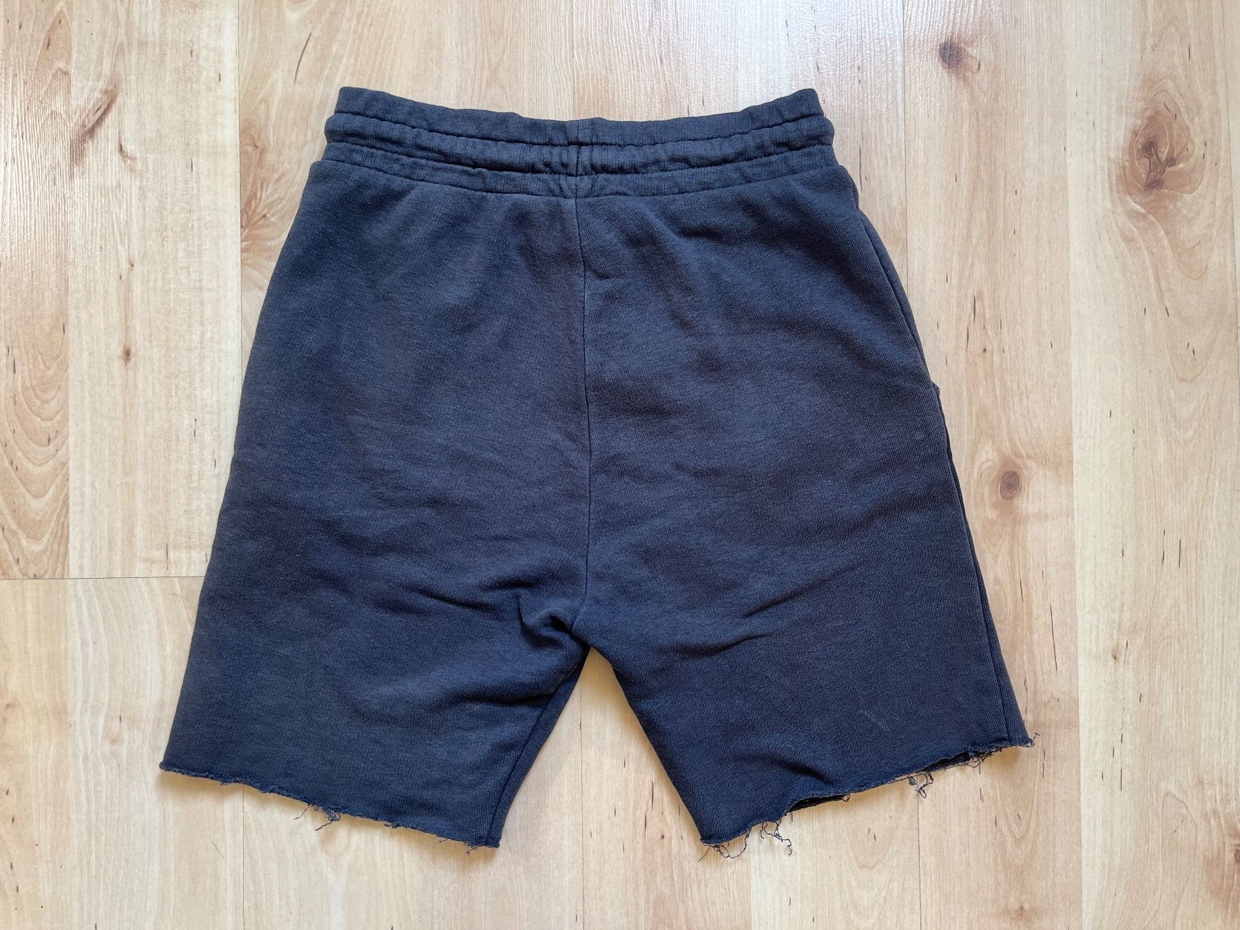H&M Pantaloni: Shorts H+M Gr 140 – Usato da Schwanden GL venduto da Leemueller 1