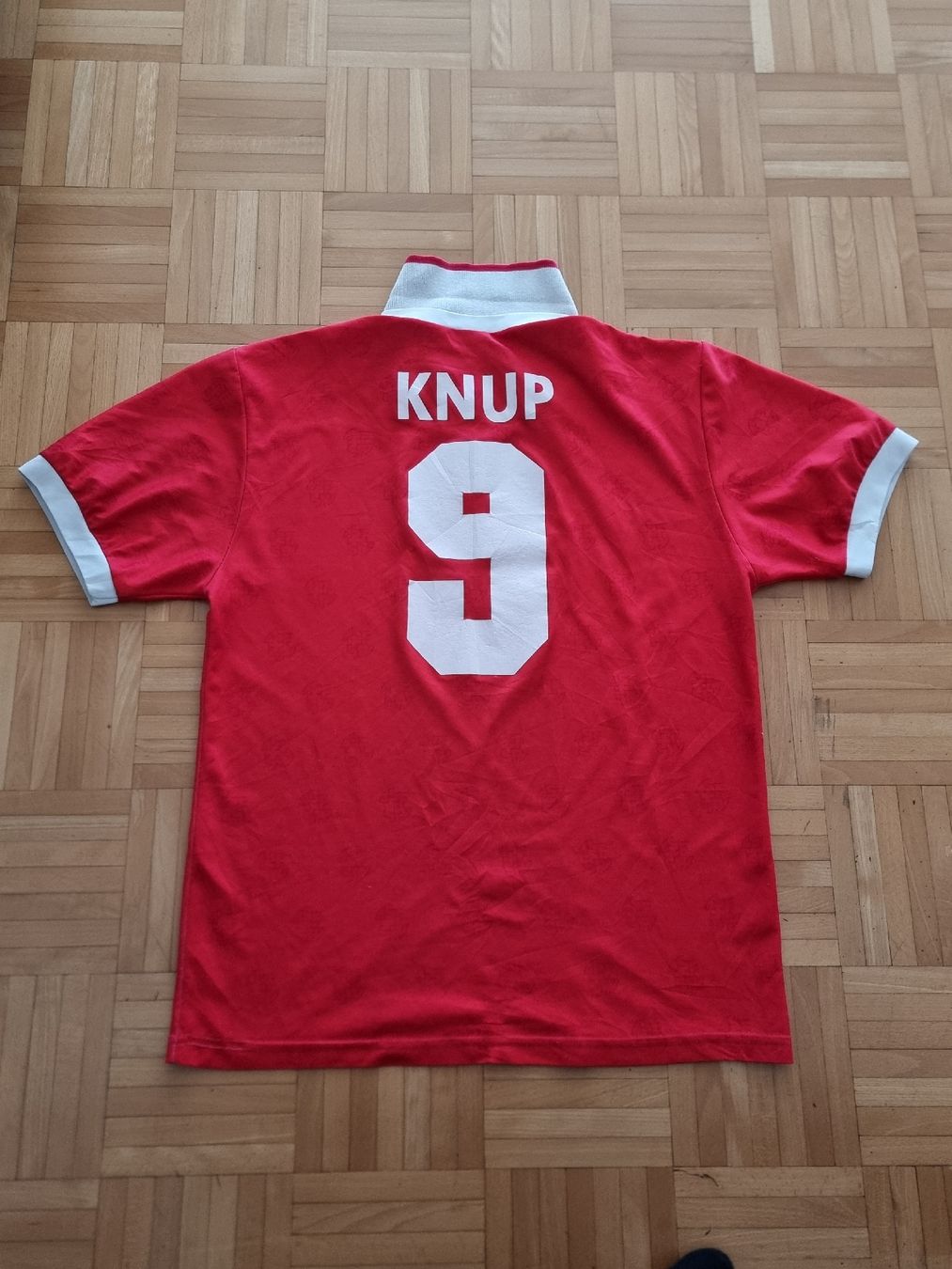 Schweizer Nati Canottiere & Pantaloni: Adrian Knup / Schweiz 1994 Heimtrikot – Usato da Suhr venduto da SariLacivert1907 1