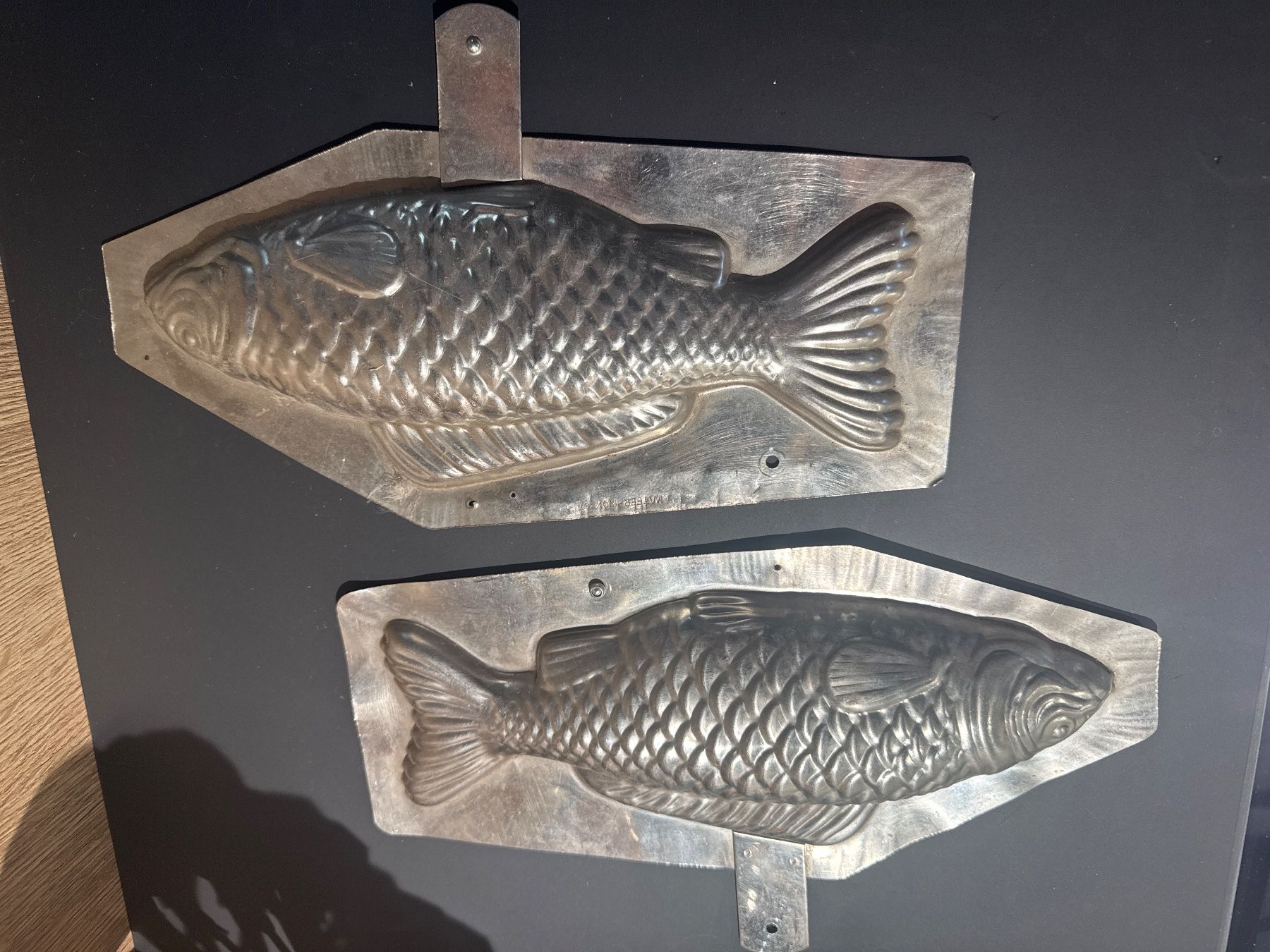 Teglie da forno: Moule chocolat schokoladenform 24cm poisson – Usato da Lajoux JU venduto da Briard0